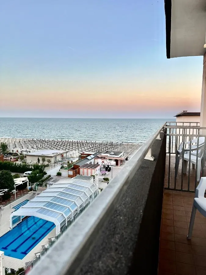 Hotel B&B Montecarlo Milano Marittima 3*,  Italië