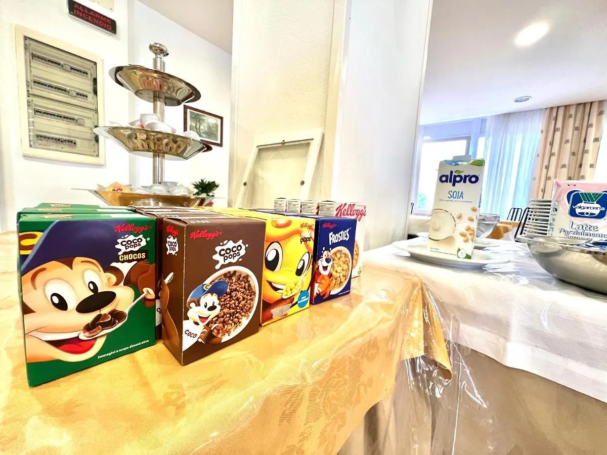 Hotel B&B Montecarlo Milano Marittima 3*,  Italië