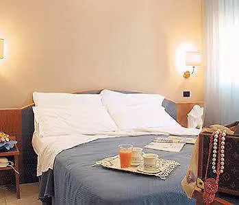 Hotel B&B Montecarlo Milano Marittima 3*,  Italië