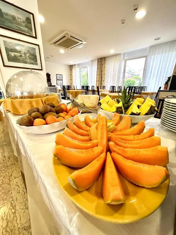Hotel B&B Montecarlo Milano Marittima