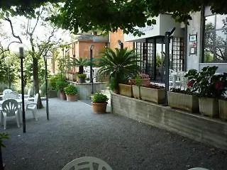 Hotel B&B Montecarlo Milano Marittima 3*,